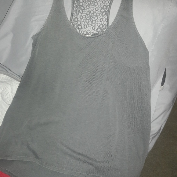 Women's Tanks ----2 FOR $12 - Picture 5 of 5